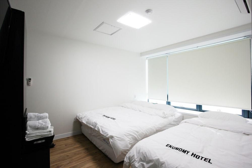 Ekonomy Hotel Myeongdong Central Szöul Kültér fotó