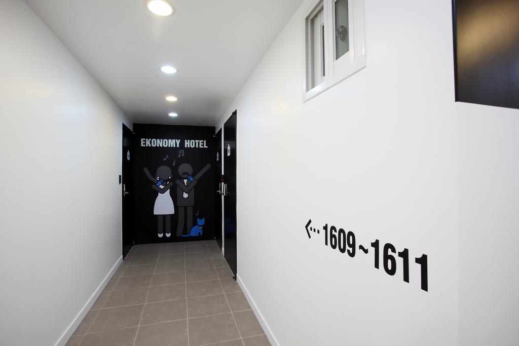 Ekonomy Hotel Myeongdong Central Szöul Kültér fotó