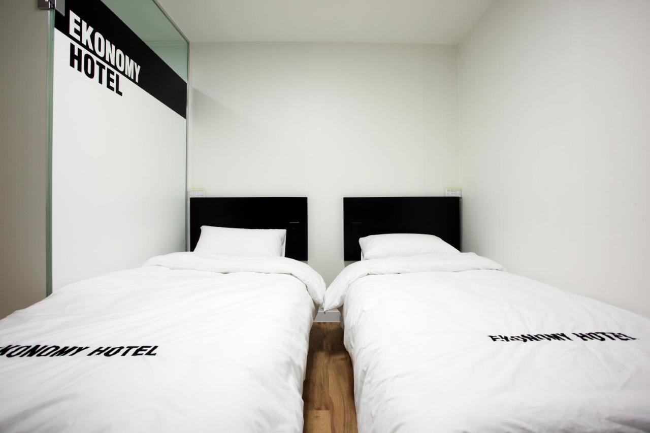 Ekonomy Hotel Myeongdong Central Szöul Kültér fotó