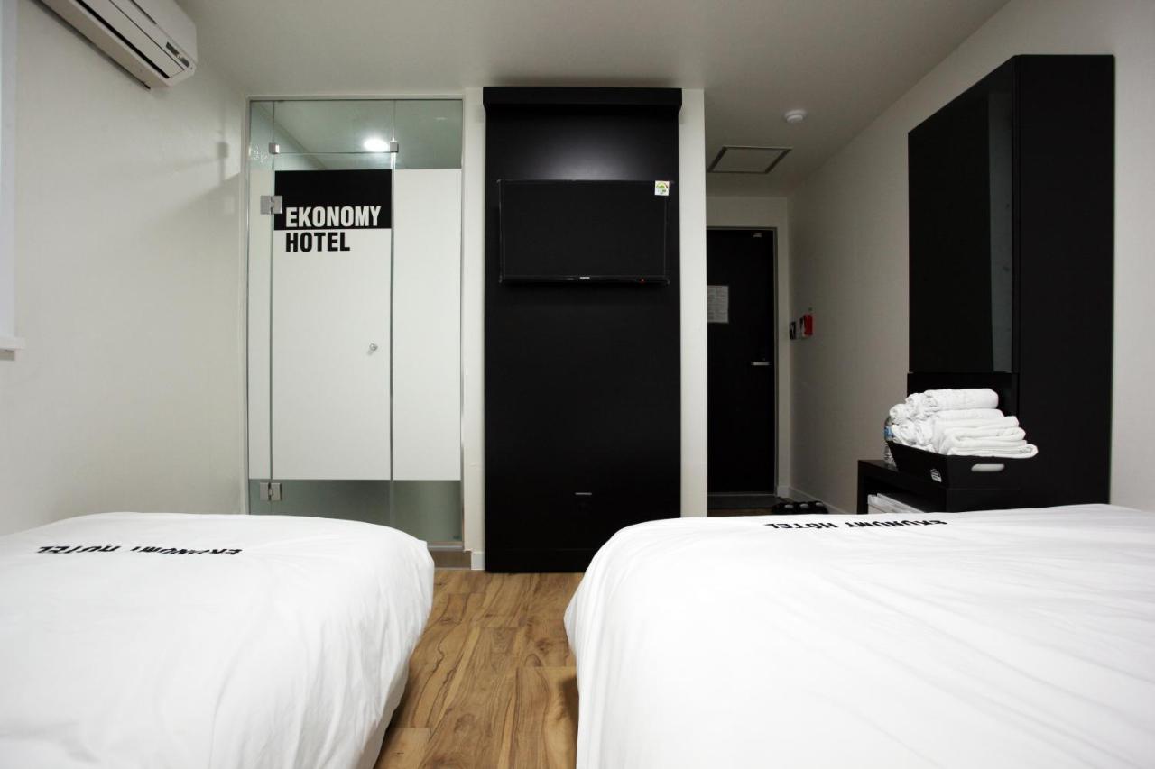 Ekonomy Hotel Myeongdong Central Szöul Kültér fotó